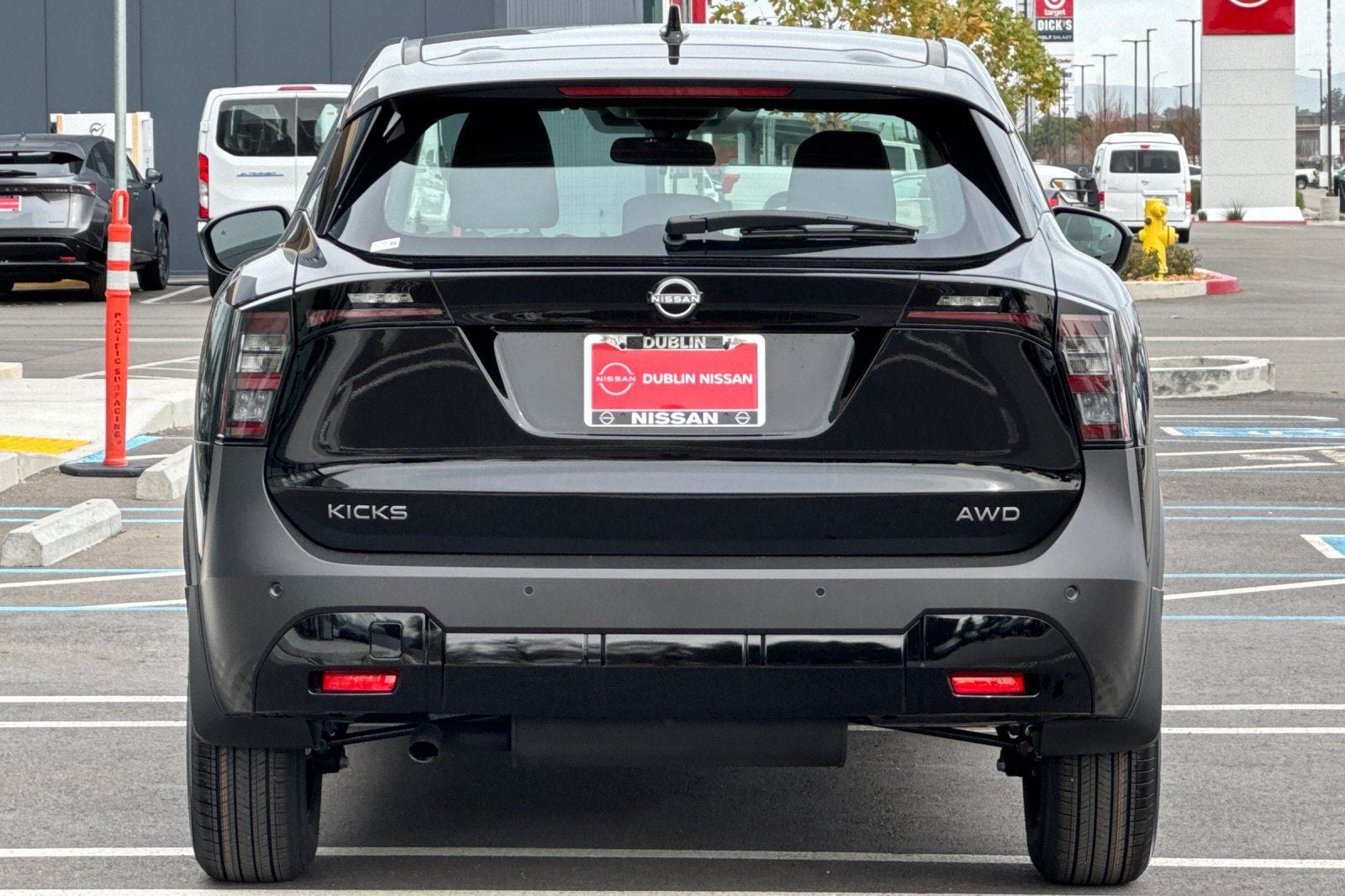 2025 Nissan Kicks S