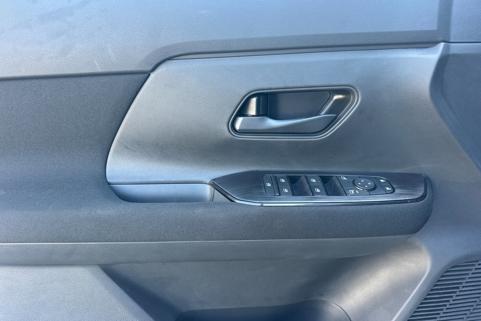2027 Nissan Kicks S