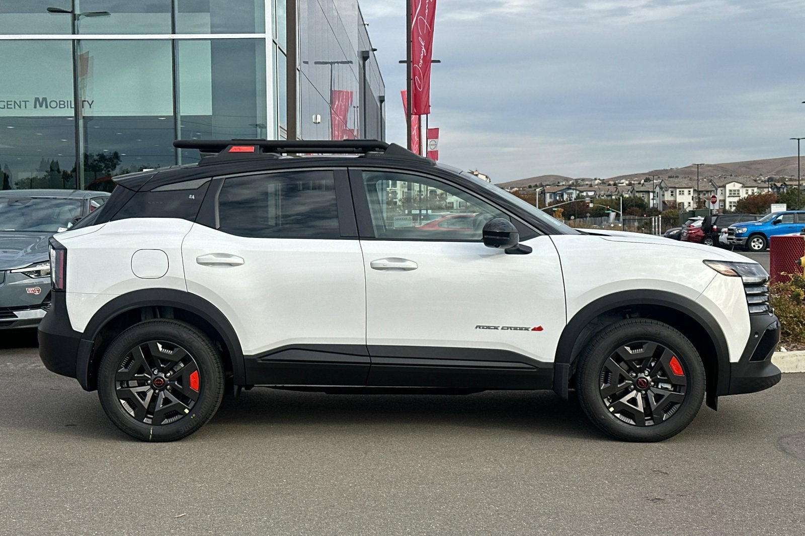 2027 Nissan Kicks SV