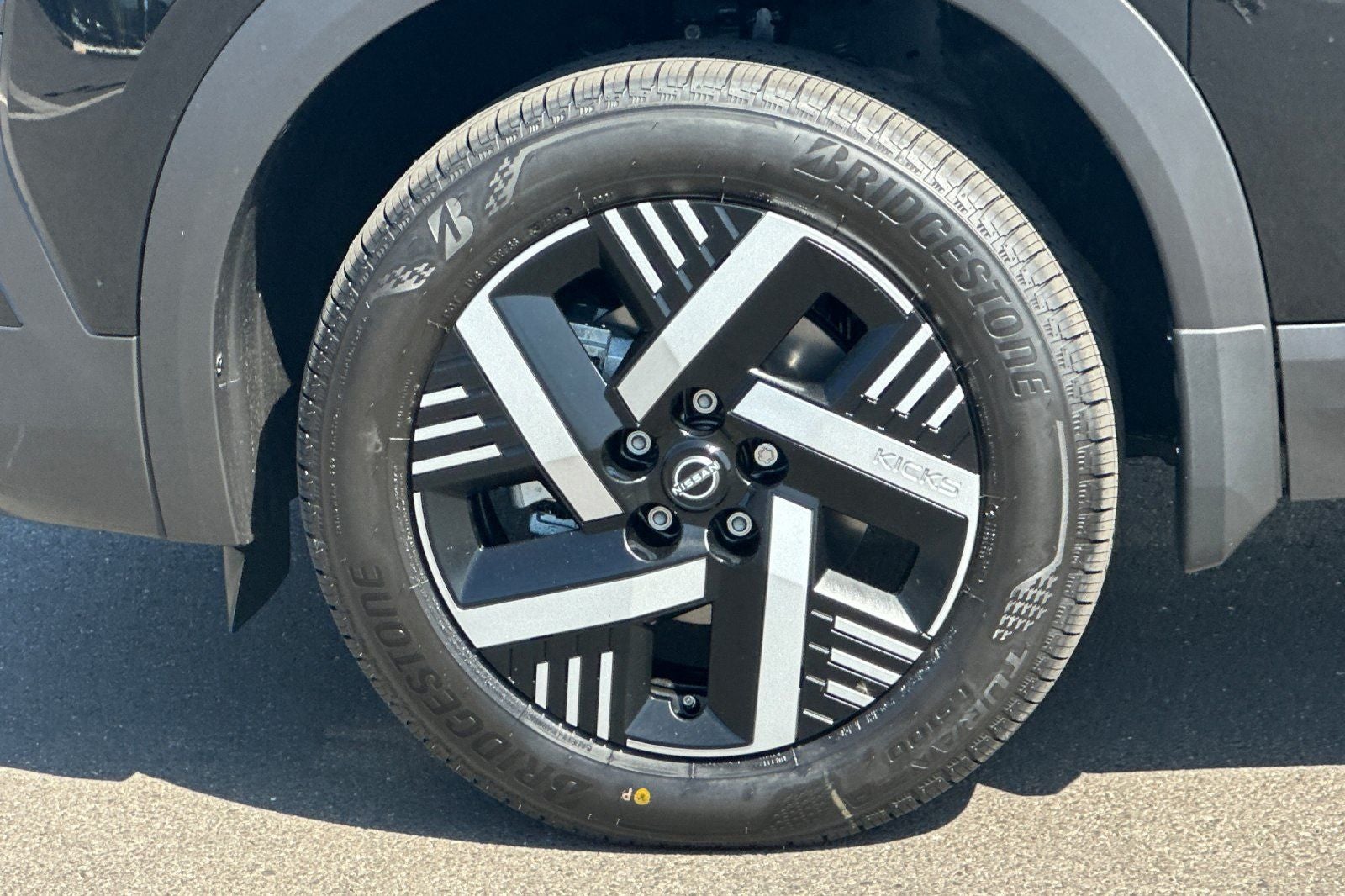2027 Nissan Kicks SV