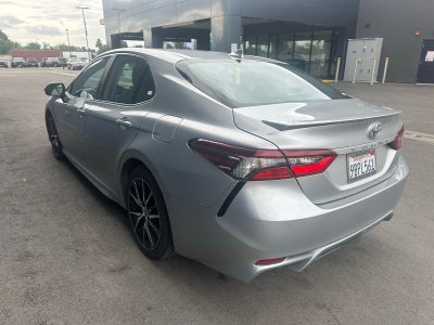 2022 Toyota Camry SE