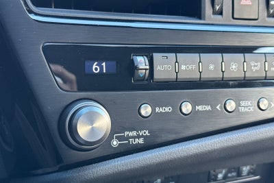 2025 Lexus ES 300h