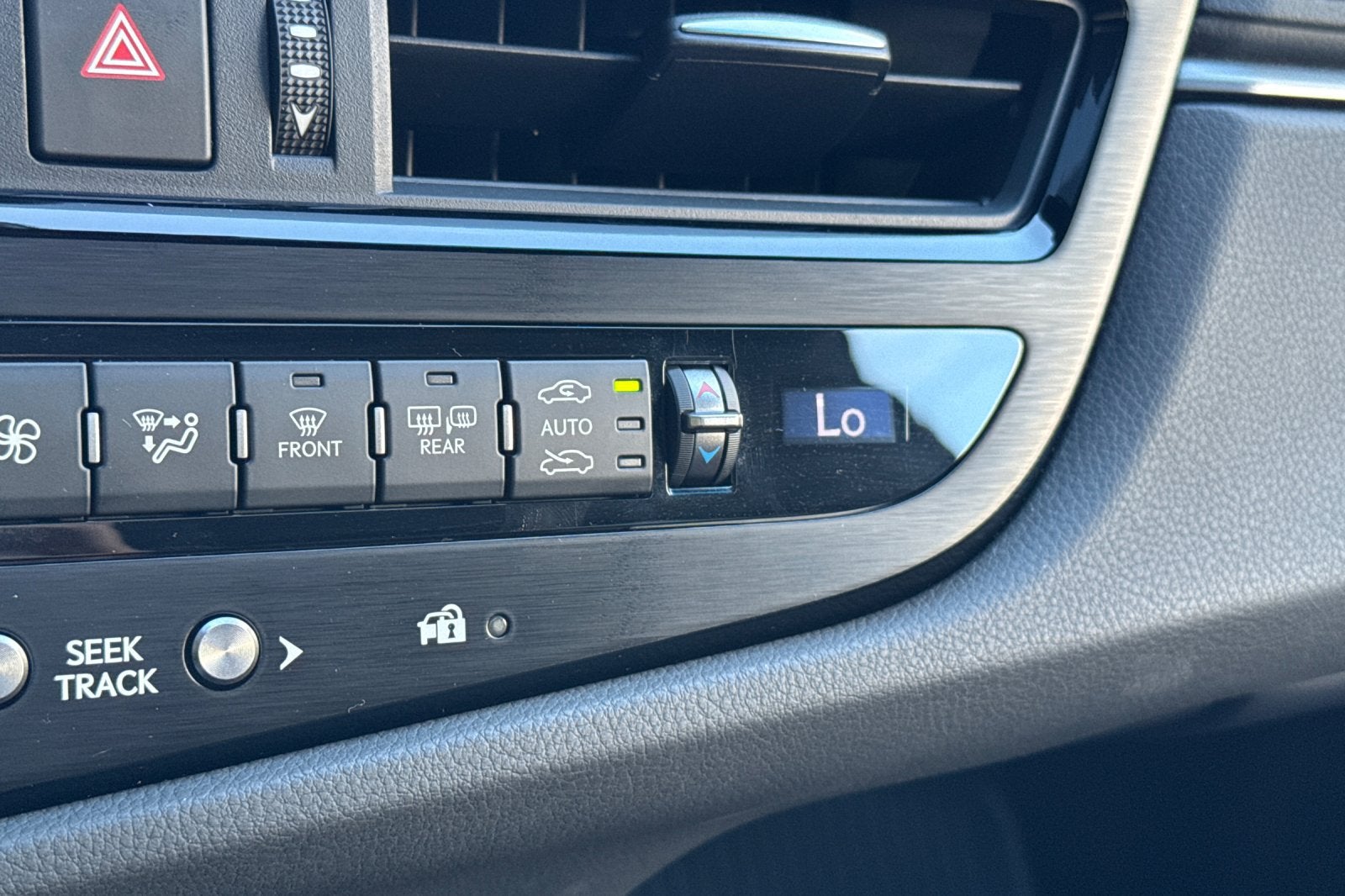 2025 Lexus ES 300h