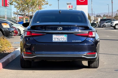 2025 Lexus ES 300h