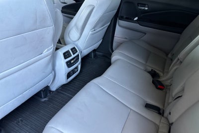 2022 Honda Pilot Touring 8 Passenger