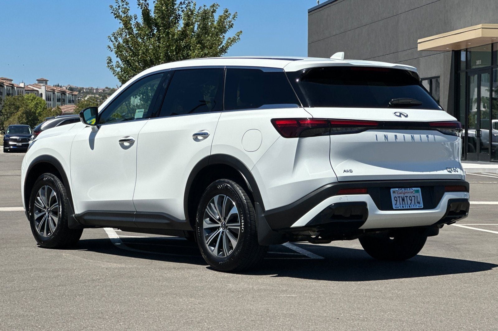 2025 INFINITI QX60 PURE