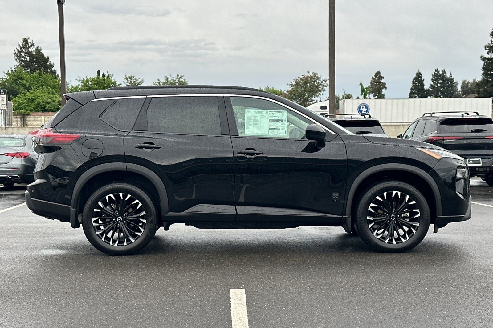 2026 Nissan Rogue Dark Armor