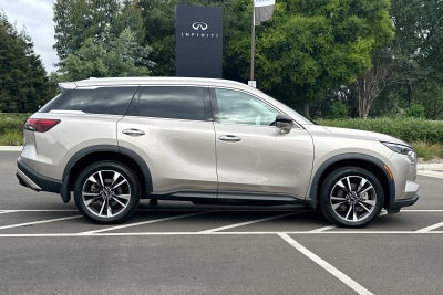 2023 INFINITI QX60 LUXE