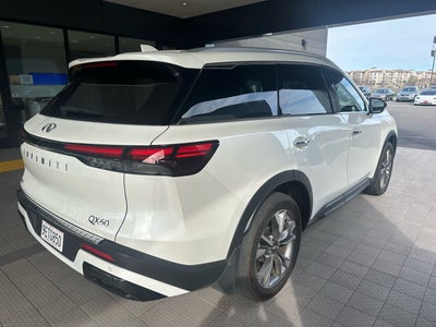 2023 INFINITI QX60 LUXE