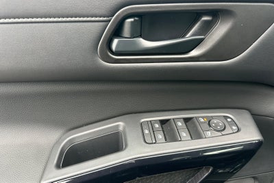 2025 Nissan Pathfinder S