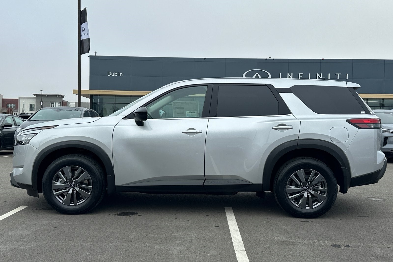 2025 Nissan Pathfinder S