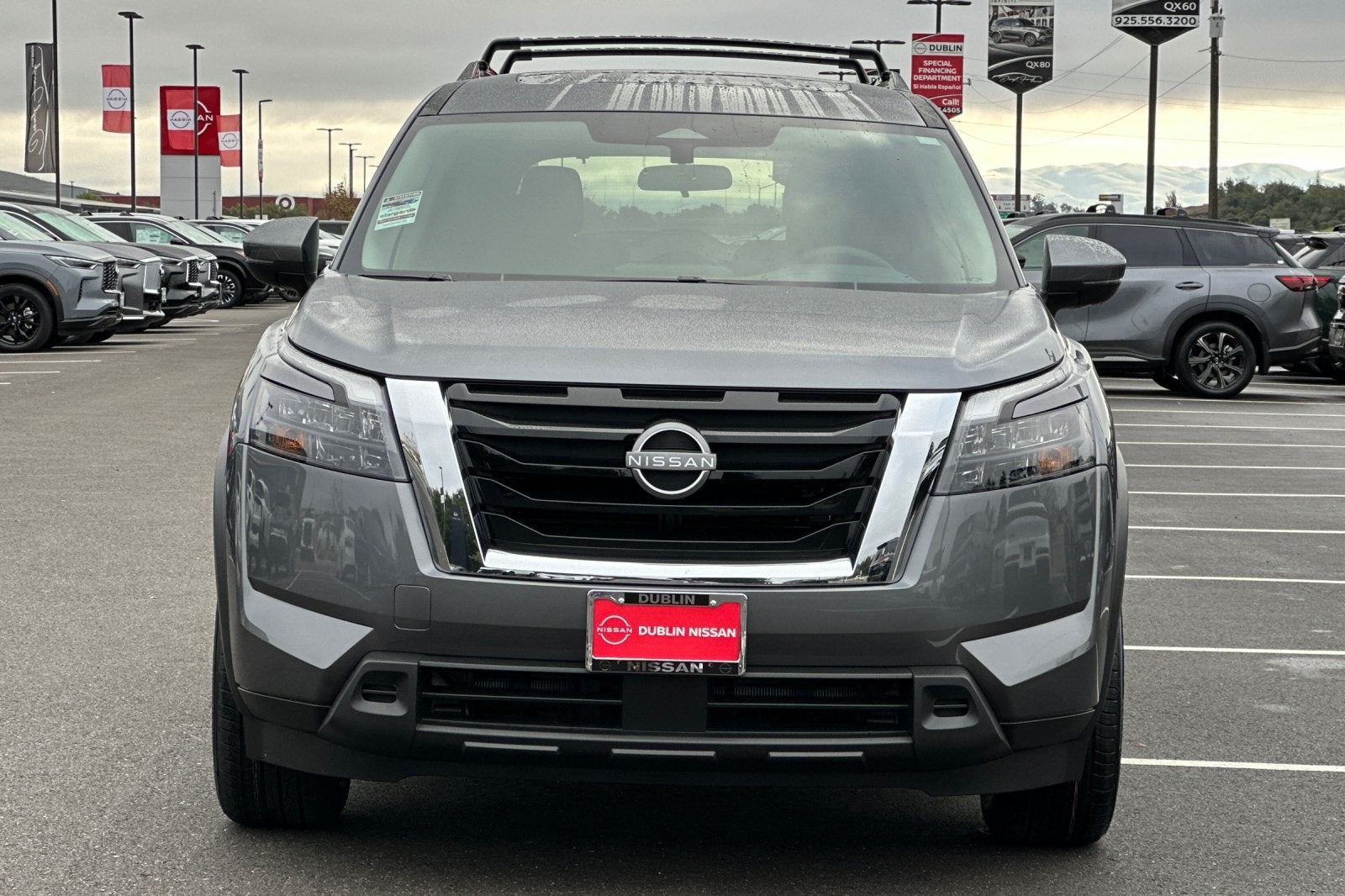 2025 Nissan Pathfinder SV