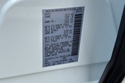 2025 Nissan Pathfinder SL