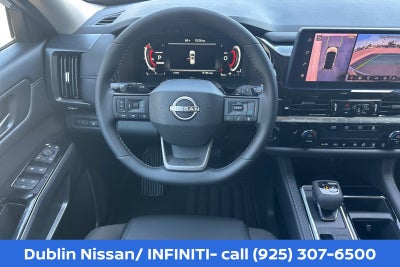 2026 Nissan Pathfinder SL