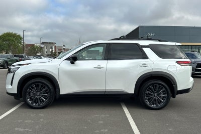 2026 Nissan Pathfinder SL