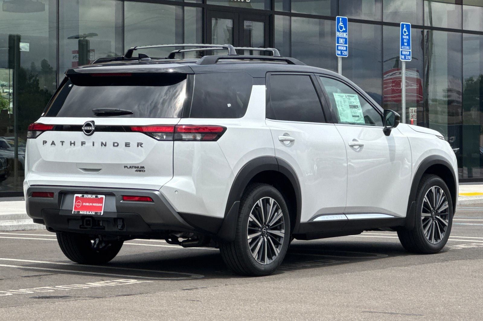2026 Nissan Pathfinder Platinum