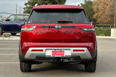 2025 Nissan Pathfinder Platinum