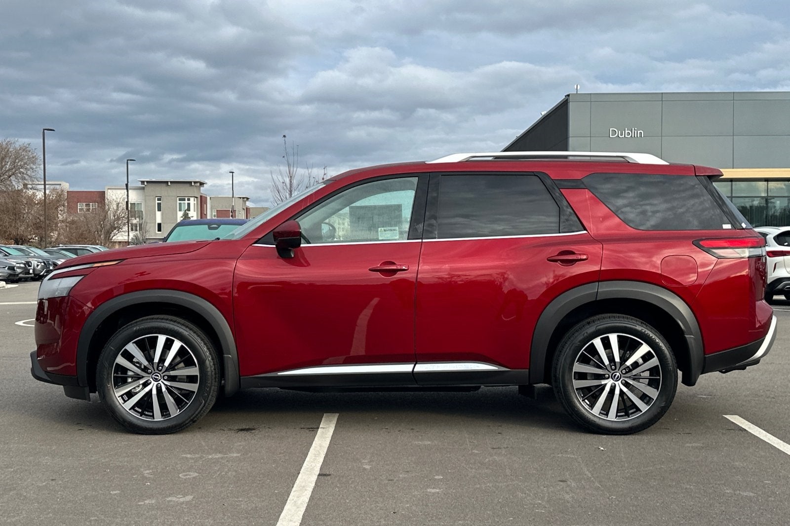 2025 Nissan Pathfinder Platinum