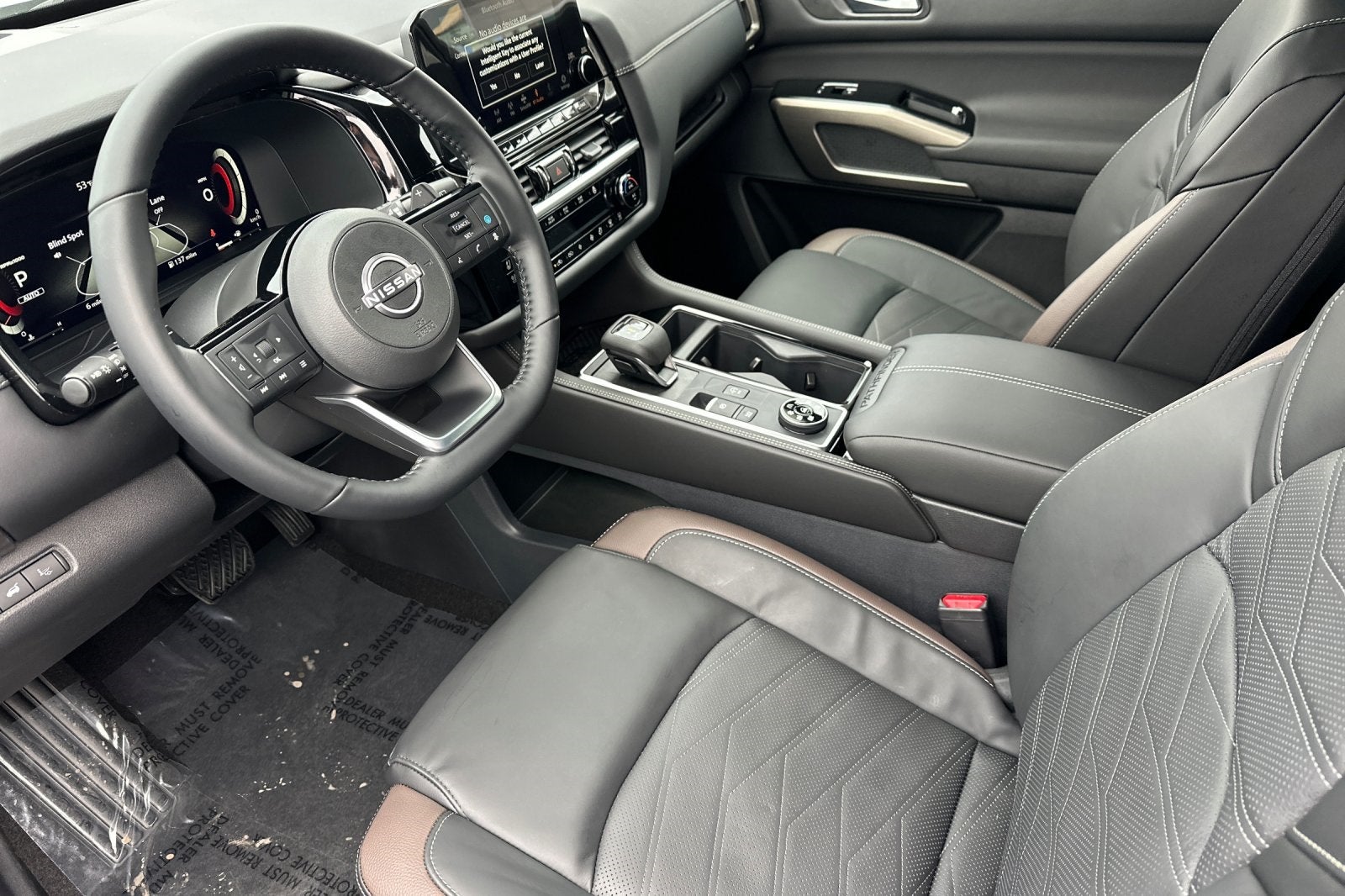 2025 Nissan Pathfinder Platinum