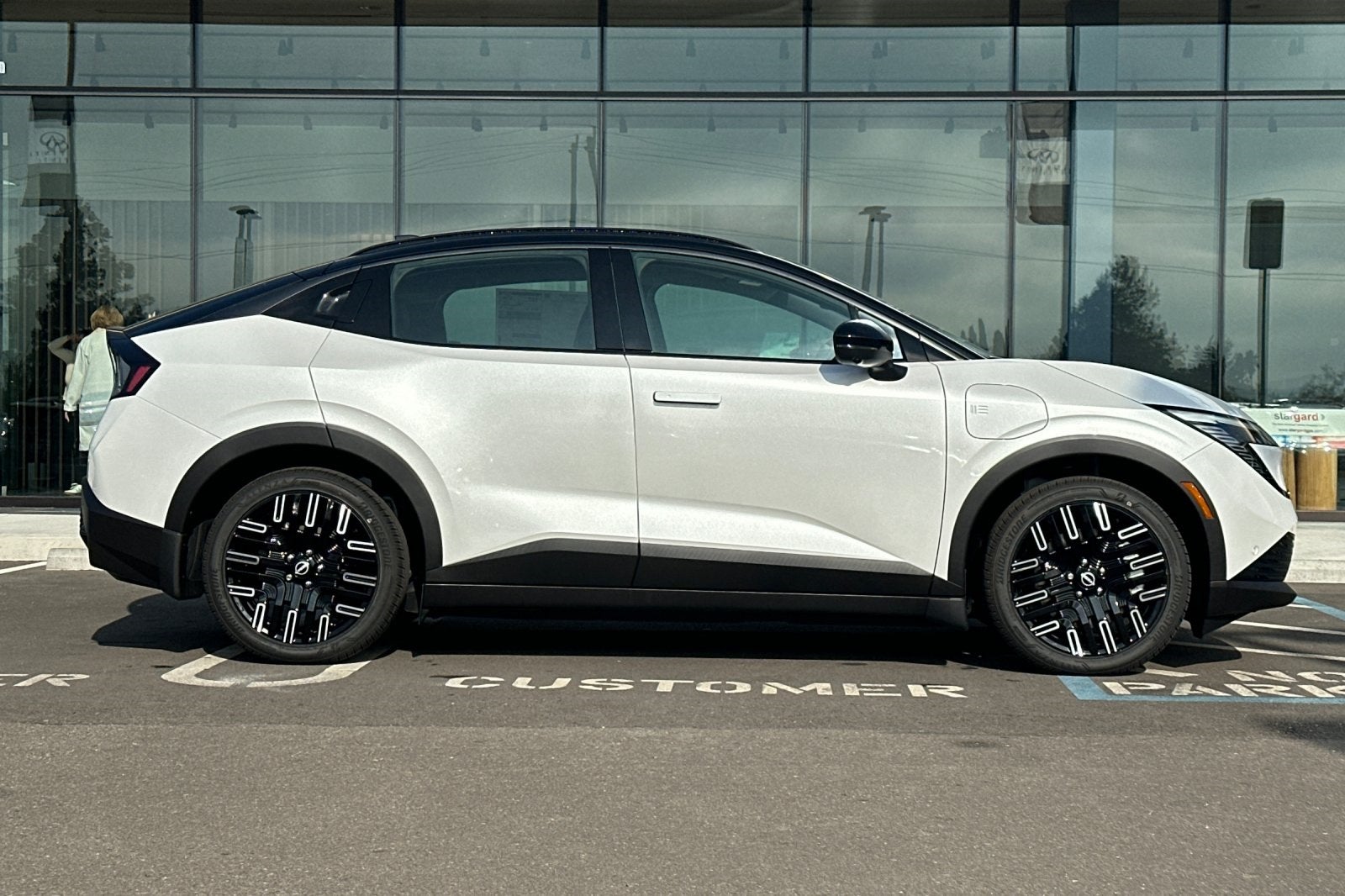 2026 Nissan Leaf PLATINUM+