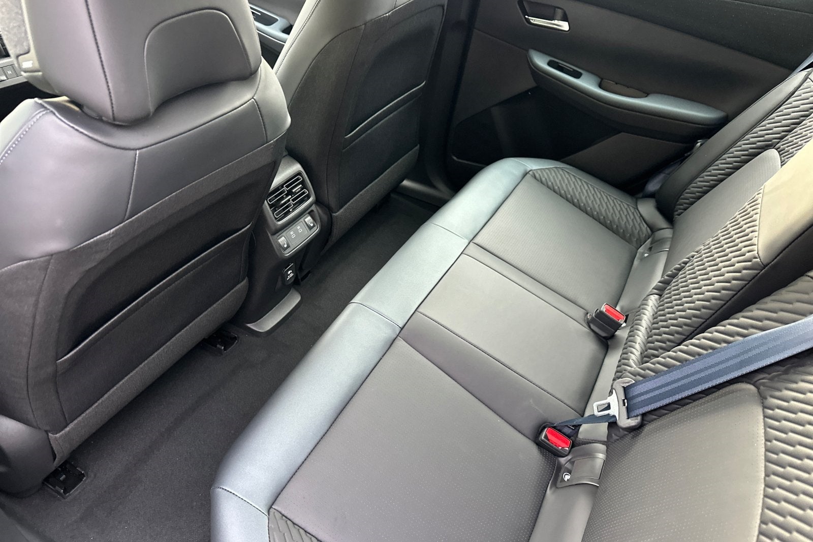 2026 Nissan Leaf PLATINUM+