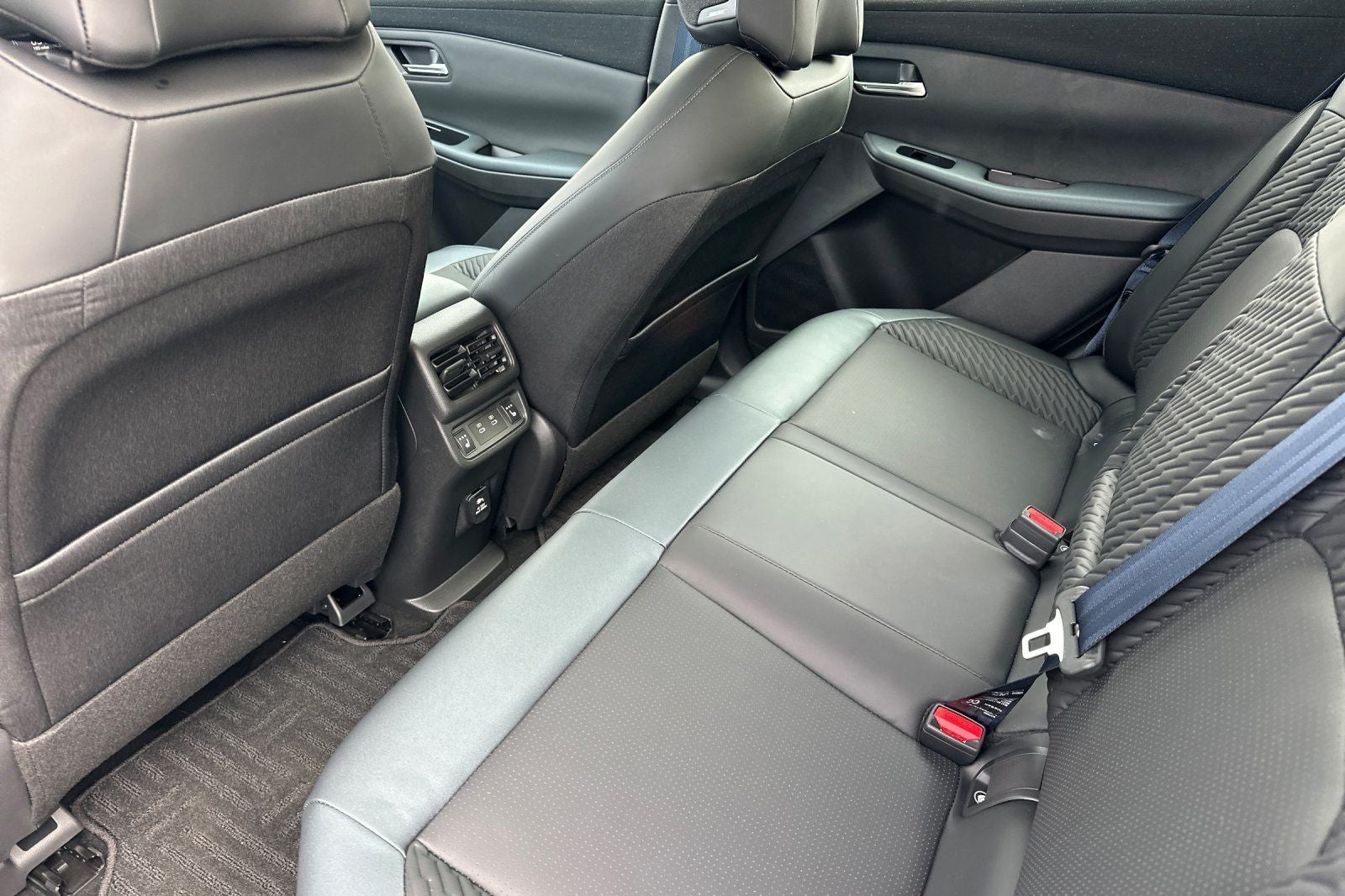 2026 Nissan Leaf PLATINUM+
