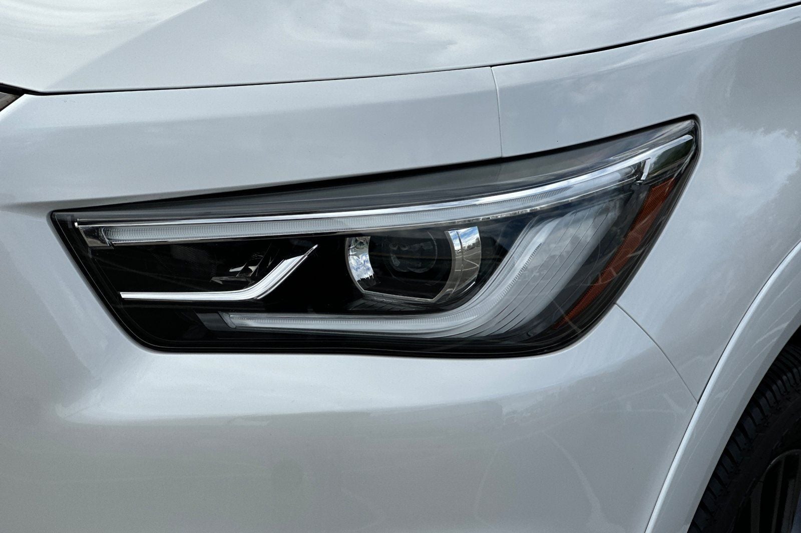 2023 INFINITI QX80 Premium Select