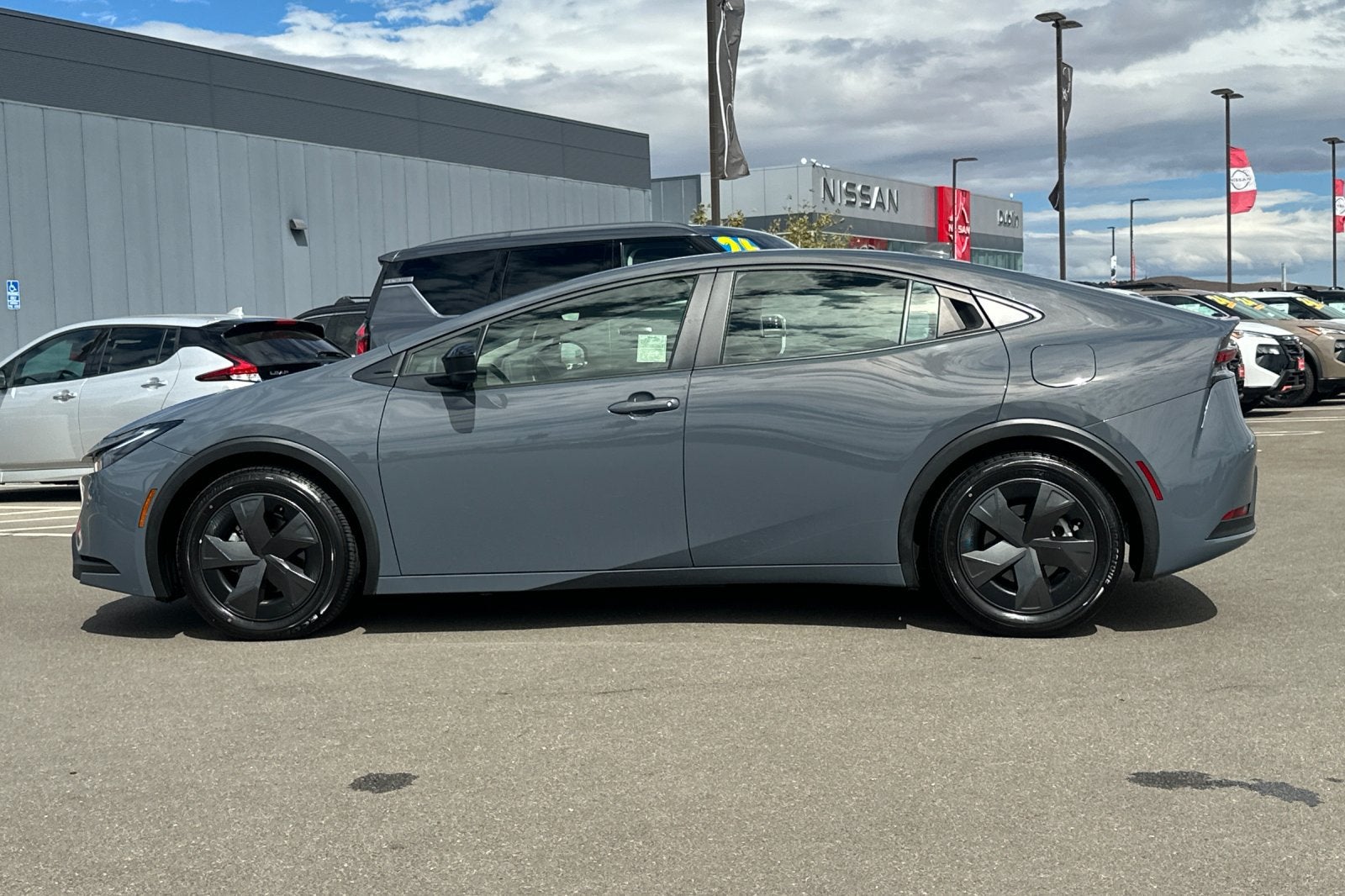 2025 Toyota Prius LE