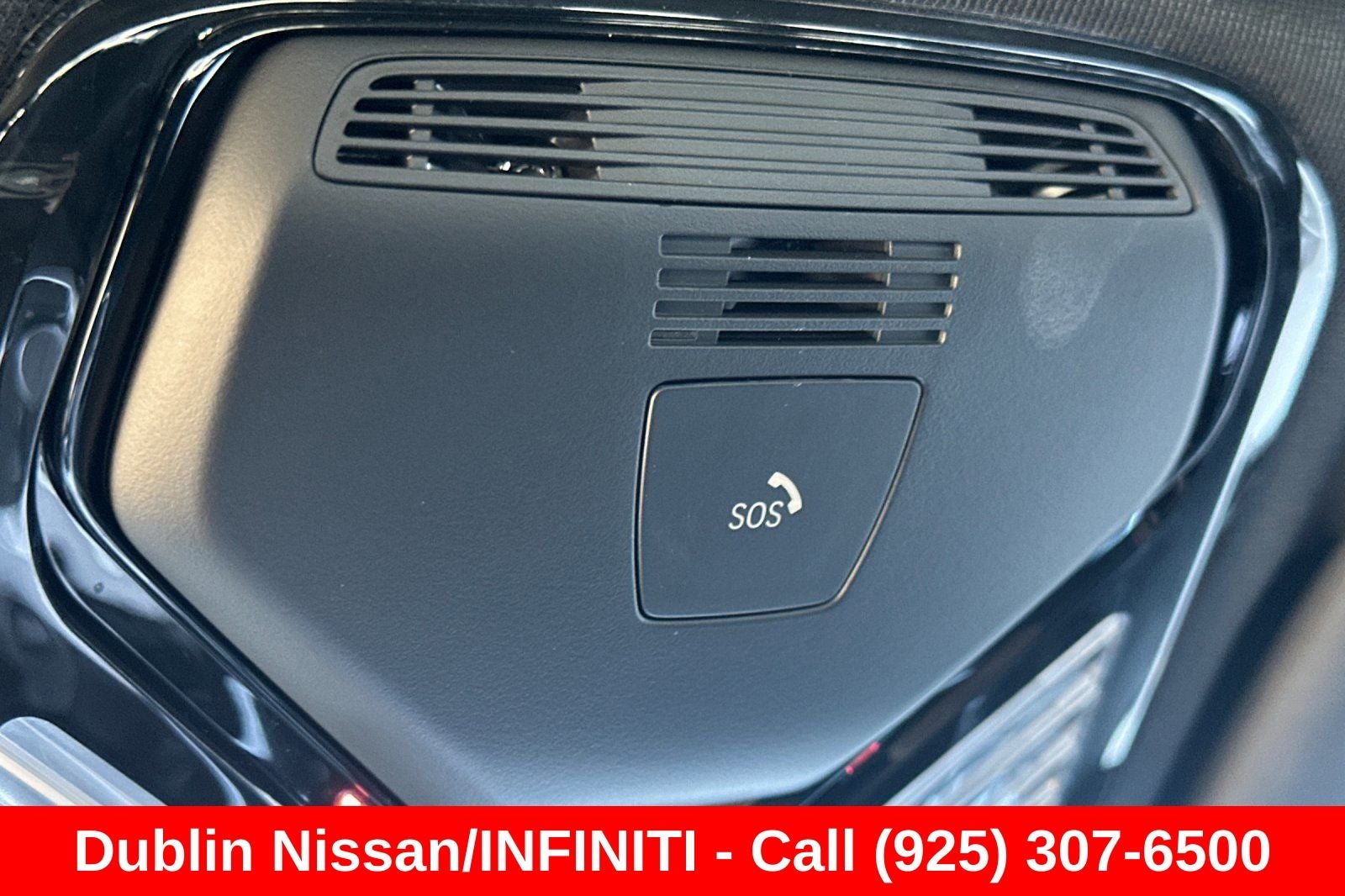 2025 BMW 3 Series 330i - Photo 23