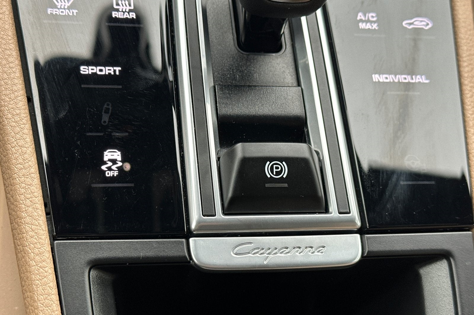 2023 Porsche Cayenne Platinum Edition