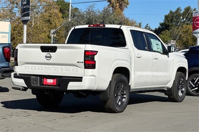 2026 Nissan Frontier Crew Cab SV