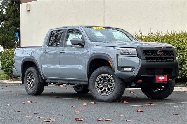 2026 Nissan Frontier PRO-4X PRO-4X R (Roush)