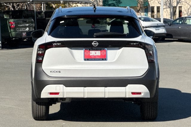 2027 Nissan Kicks SV