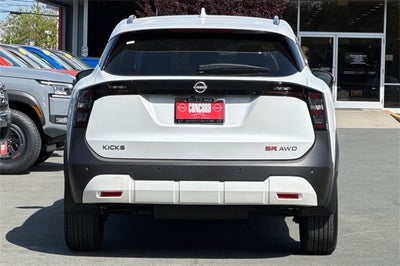 2025 Nissan Kicks SR
