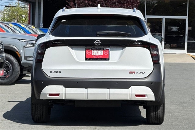 2025 Nissan Kicks SR