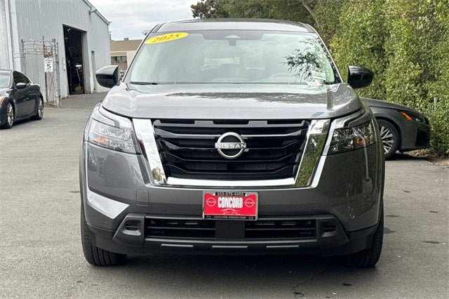 2025 Nissan Pathfinder S