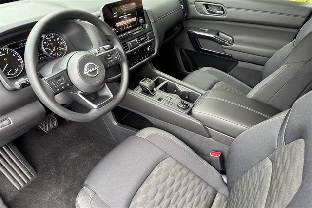 2025 Nissan Pathfinder S