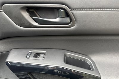 2025 Nissan Pathfinder S