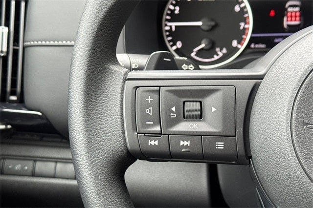 2025 Nissan Pathfinder S