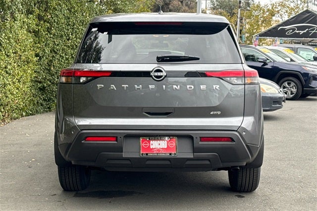2025 Nissan Pathfinder S