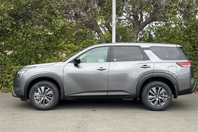 2025 Nissan Pathfinder S