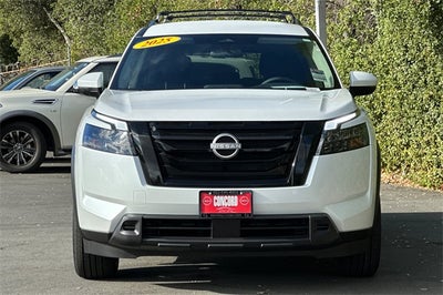 2025 Nissan Pathfinder SV