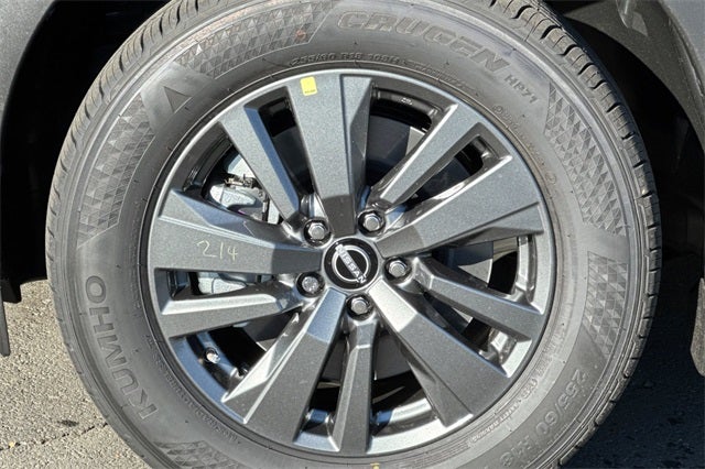 2025 Nissan Pathfinder SV