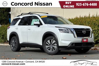 2025 Nissan Pathfinder SV