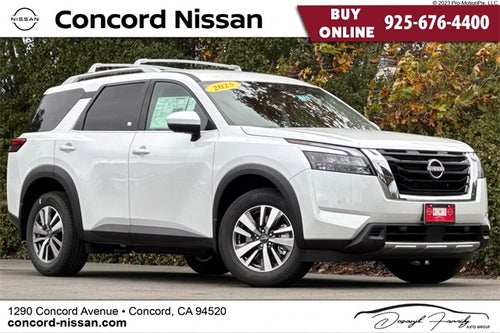 2025 Nissan Pathfinder SL