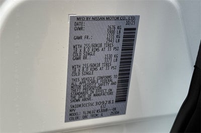 2025 Nissan Pathfinder SL