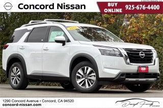 2025 Nissan Pathfinder SL