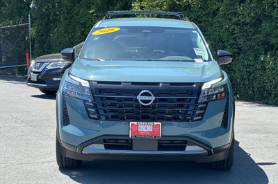 2026 Nissan Pathfinder SL