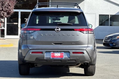 2026 Nissan Pathfinder SL