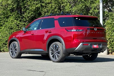 2026 Nissan Pathfinder Platinum